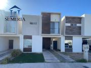 Casa enfrente del parque