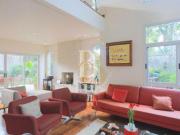 Casa ensolarada para venda em condomínio fechado no Alto...