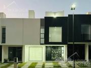 Casa equipada de 4 recámaras estacionamiento para 2...