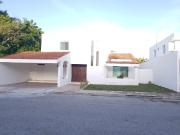 CASA EQUIPADA EN RENTA, ZONA NORTE EN PRIVADA SAN...