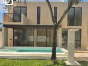 Casa equipada en venta 3 recamaras, área de TV y alberca...