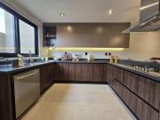 Casa EQUIPADA en Venta, a un lado de Lomas del...