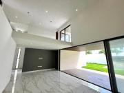 CASA EQUIPADA EN VENTA EN PRIVADA AL NORTE DE MÉRIDA,...