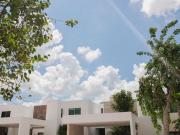 Casa Equipada en Venta en Privada de Cholul