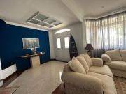 Casa espaçosa à venda com 5 dormitórios e 418 m² no...