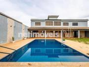 Casa espaçosa com 3 suítes, área de lazer completa no...