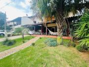 Casa Espaçosa e Confortável à Venda no Condomínio...