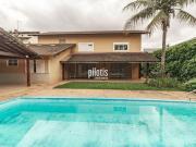 Casa Espaçosa em Excelente Terreno!