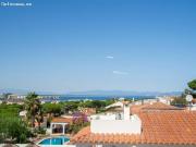 Casa espaciosa con vistas al mar y piscina privada zona...