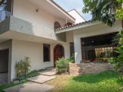 CASA ESPACIOSA EN CALLE PRIVADA Y TRANQUILA – EL REMANSO