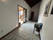 Casa especial com três dormitórios, pátio com piscina,...