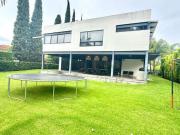 Casa Espectacular Remodelada con Diseño Moderno