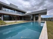 Casa espetacular às margens da Lagoa dos Ingleses no...