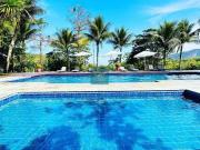 Casa espetacular na praia de Camburizinho