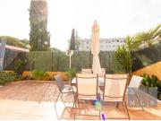 Casa esquinera a un paso de la playa