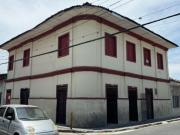 Casa esquinera con apartamentos y local en venta Barrio...