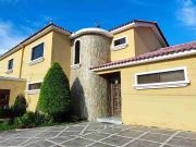 Casa esquinera con piscina en alquiler, Portal al Sol