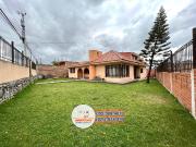 Casa Esquinera con Terreno Para Fines Comerciales,...