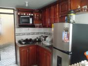 CASA ESQUINERA DE 2 PISOS Y MANSARDA EN VENTA EN LA CEJA...