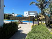 Casa esquinera de renta en Puembo, urbanización privada...