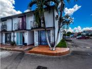 Casa esquinera en Conjunto de 2 pisos sector terminal en...