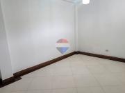 Casa esquinera en venta en los ceibos primera