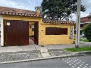 Casa Esquinera Rentando En Las Margaritas Uso Vivienda U...