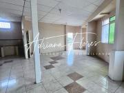 Casa Esquinera Rentera en Venta – Urbanización La...