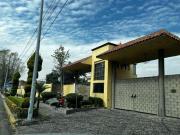 Casa estilo californiano en Residencial Arces, Metepec 3...