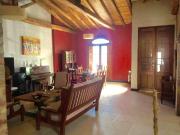 Casa estilo campo 5/6 habitaciones _ a metros de la 5ta....