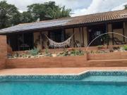 Casa estilo chácara à venda em um condomínio fechado!