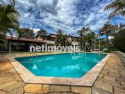 Casa estilo colonial com 815m² de área construída em...