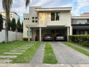 Casa Estilo Contemporáneo Paseo San Raymundo 359 Valle...