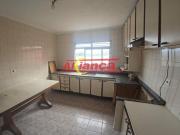 Casa estilo edícula com excelente espaço externo