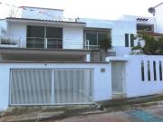 Casa Estilo Mexicano Contemporáneo en privada con áreas...