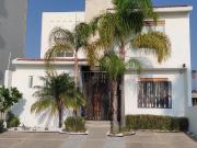 CASA ESTILO MEXICANO CONTEMPORANEO EN RENTA CUMBRES DEL...