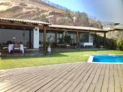 CASA ESTILO RÚSTICO EN CONDOMINIO CERRADO CON VISTA A LA...