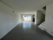 Casa estilo sobrado com 103 m² de área privativa, 3...