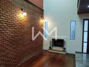 Casa estilosa e rica em arquitetura para locação ou...