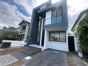 VENTA CASA SAMBORONDON 4 DORMITORIOS ESTRENO CON...