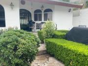 Casa en VENTA Lomas Del Valle, 447 m2T y 180m2 jardin