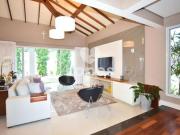 Casa Exclusiva no Campo Comprido!