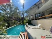 Casa exlusiva, 4 suites e piscina à venda, 650 m² por R$...