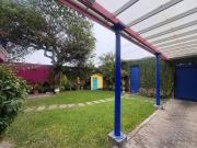 Casa familiar con segundo piso independiente y jardín en...