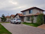 Casa familiar de 5 dormitorios con acceso a Laguna del...
