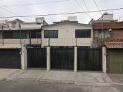 Casa Familiar en Coyoacán – Amplios Espacios y Gran...