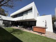 Casa familiar en Privada Trojes, Zona Norte