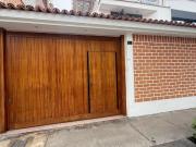 Casa Familiar frente a Parque en la urbanización Los...