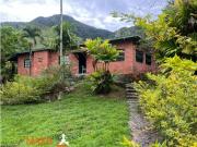 CASA FINCA EN VENTA – 579,62 M² CONSTRUIDOS EN CISNEROS,...