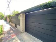 VENTA/PERMUTA Casa 2 Dormitorios con Pileta y Cochera....